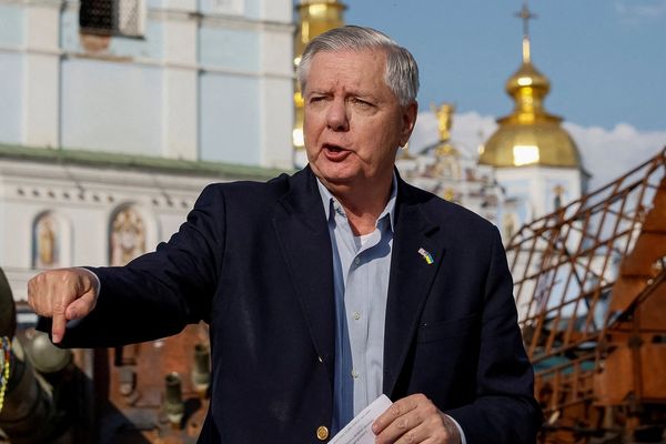 سناتور گراهام: دعوت از عراقچی به داووس، مانند دعوت از هیتلر پس از حمله به یهودیان است