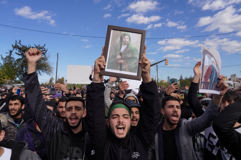 در اعتراضات علویان در لاذقیه دست‌کم سه تن کشته شدند