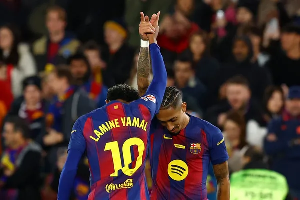 بارسلونا ۲-۰ اوساسونا؛ هفتمین برد پیاپی در لالیگا، فلیک امسال هم قهرمانی میخواهد