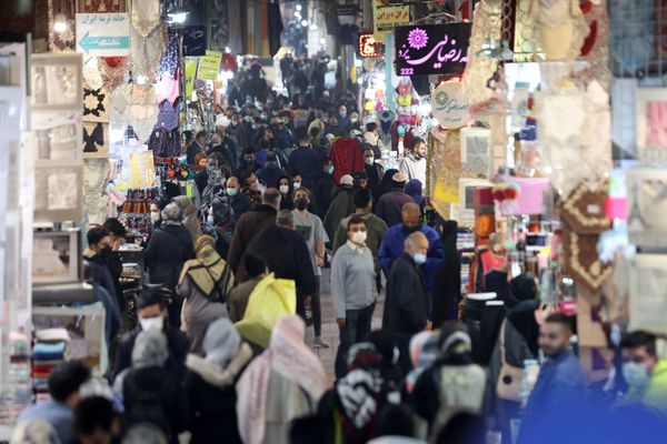 Economic Chaos Continues In Iran As Prices Rise And Currency Falls
