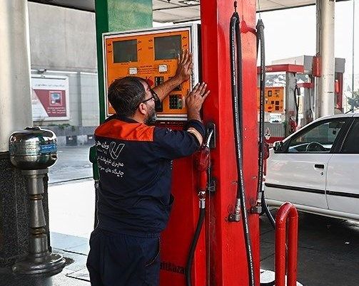 الحكومة الإيرانية تنفي وجود أي قرار بشأن رفع أسعار البنزين