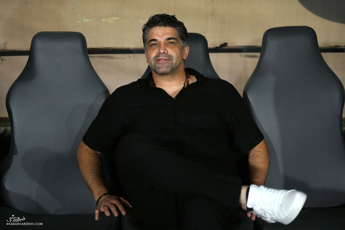 انتقاد قربانی از هواداران فجر: چه چیزی در مغزتان می‌گذرد که بطری آب پرتاب می‌کنید؟