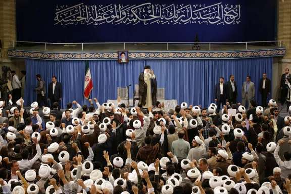 سخنرانی خامنهای برای طلاب و روحانیون