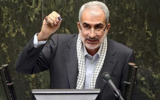 تنفيذا لأوامر المرشد الإيراني.. تعديل محتوى 200 كتاب مدرسي لتدريس "المعرفة المفيدة"