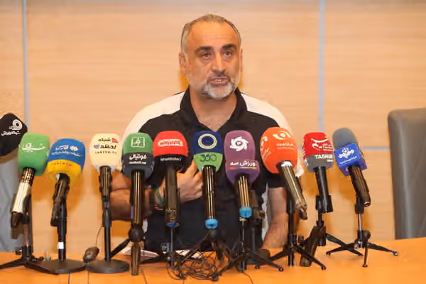 با ۵ بازیکن چطور فوتبال بازی کنیم؟؛ حسین عبدی: تیم امید قربانی تغییر برنامه لیگ شد