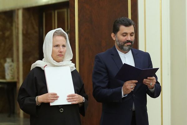 طهران تستدعي سفير سويسرا والقائم بالأعمال الإيطالي.. احتجاجًا على اعتقال إيرانيين اثنين