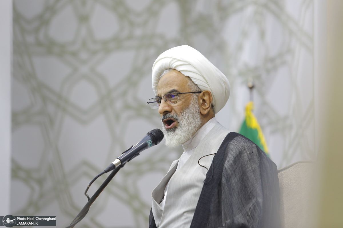 نماینده خامنه‌ای در سپاه: هدف اصلی دشمن تسلیم کردن جمهوری اسلامی است