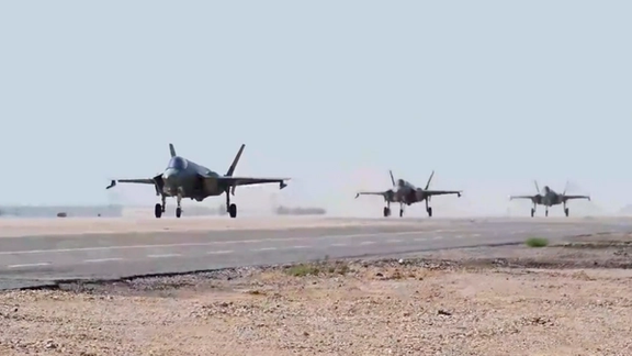 گروهی از جنگندههای اف-۳۵ برای پیوستن به ناوگان گشت آمریکا در تنگه هرمز، وارد خاورمیانه شد