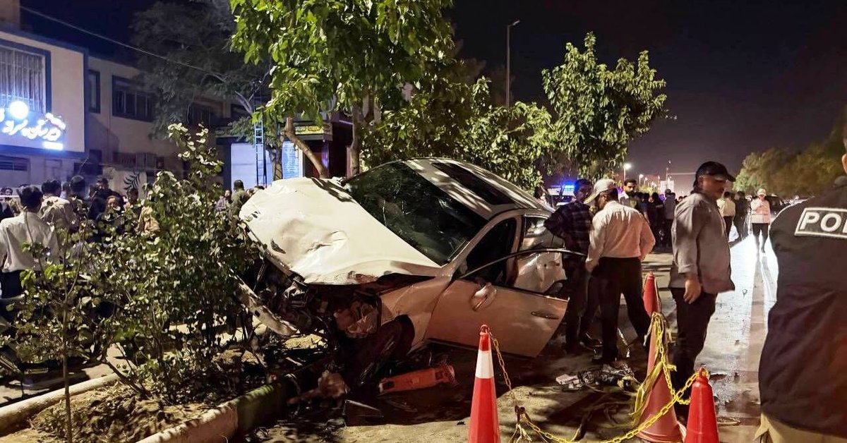 تناقض روايات المسؤولين بشأن حادث دهس تجمع لمؤيدي النظام وسقوط 4 قتلى في “مشهد” بإيران تناقض روايات المسؤولين بشأن حادث دهس تجمع لمؤيدي النظام وسقوط 4 قتلى في “مشهد” بإيران