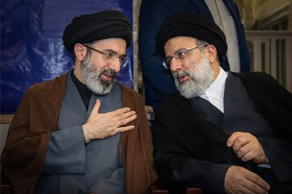 مجتبى خامنئي: "رئيسي" كان مصدر دعم لمؤيدي النظام الإيراني و"جبهة المقاومة"