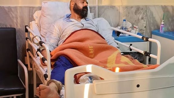 وکیل کوشان پیرزاده: از مسئولین زندان بهعلت بستن دست و پا به تخت بیمارستان شکایت کردیم