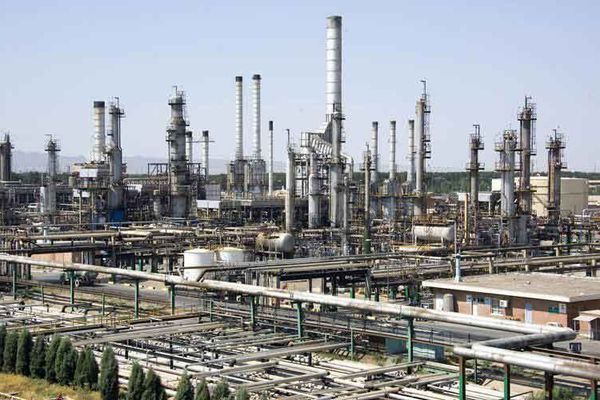 Blast Rocks Iran’s Oldest Oil Refinery Near Persian Gulf