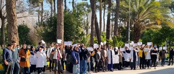اعتصاب پرستاران بیمارستانهای دولتی در ایران ادامه دارد
