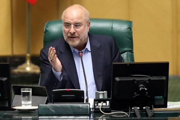 قالیباف يحذر المسؤولين الإيرانيين من تبني خطاب المعارضة