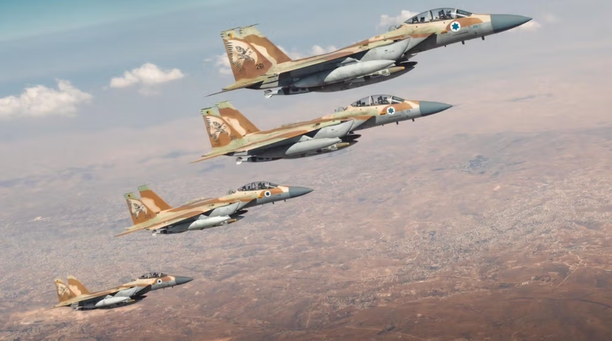 50 مقاتلة حربية إسرائيلية تهاجم البنية التحتية العسكرية للنظام الإيراني في 3 مناطق