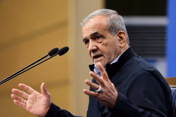 پزشکیان: بدننمایی و برهنگی مغایر شان زنان است