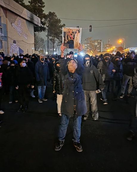 وزير العدل الإيراني يؤكد فرض الأحكام العرفية رسميًا ويصف الاحتجاجات بأنها "حرب أهلية"