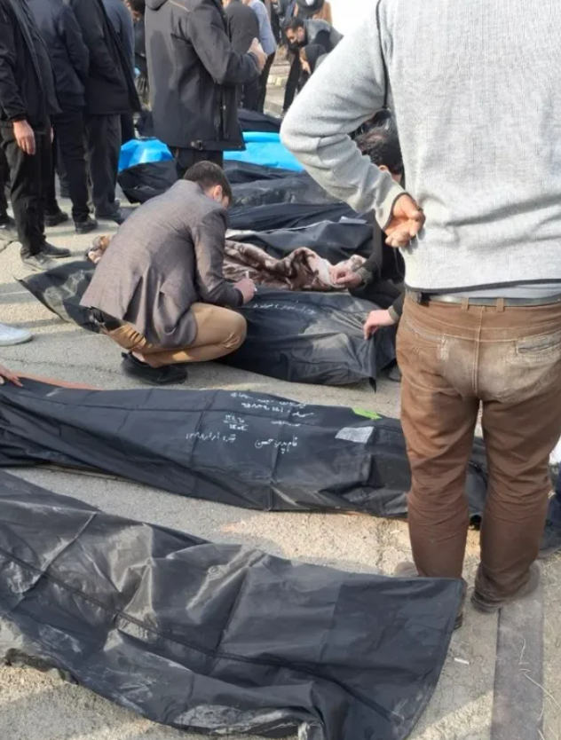 شاهد عيان: في مستشفى واحد فقط بمدينة زنجان نُقلت 14 جثة تحمل آثار رصاص الرحمة