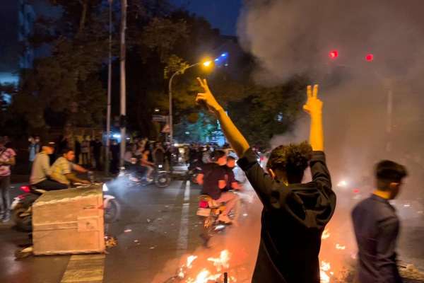"حقوق الإنسان الإيرانية" تعلن مقتل 476 شخصًا على الأقل في الاحتجاجات و 100 معرضون للإعدام