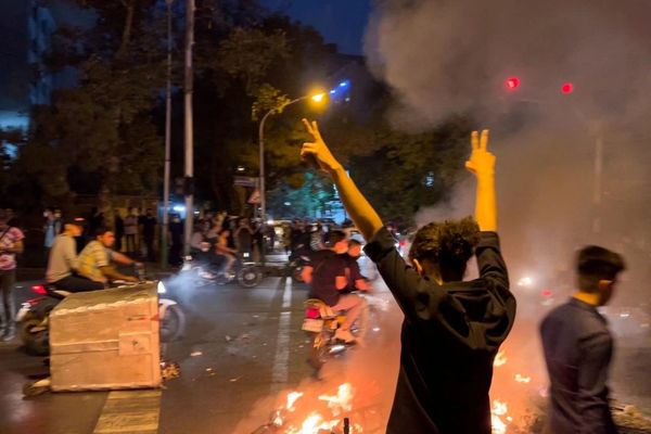 "حقوق الإنسان الإيرانية" تعلن مقتل 476 شخصًا على الأقل في الاحتجاجات و 100 معرضون للإعدام