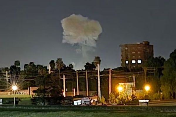 استهداف عدة مدن إيرانية فجر وصباح الأربعاء