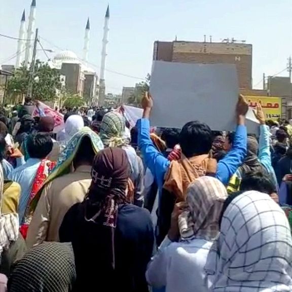 مردم زاهدان در سی و چهارمین جمعه اعتراضی خود بار دیگر خواهان سرنگونی جمهوری اسلامی شدند