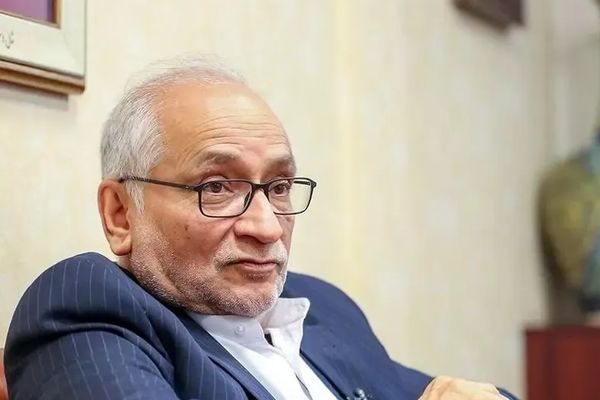 سياسي إيراني: أبلغت عراقجي بأن طهران لديها مشاريع بـ 2500 مليار دولار للتفاوض مع أميركا