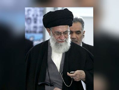 رئيس مكتب خامنئي:المرشد يسير أسرع من الزمان