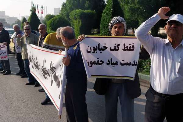 تجمعهای صنفی در شهرهای مختلف ایران با حضور معلمان، بازنشستگان و کارگران ادامه یافت