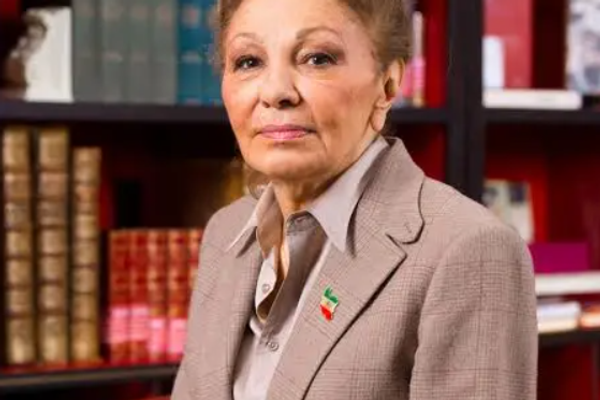 شهبانو فرح پهلوی: نیروهای مسلح نباید سرنوشت خود را با سرنوشت قاتلان گره بزنند