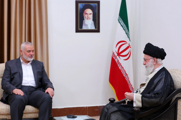 إسماعيل هنية يزور طهران.. و"يقدم تقريرا" لخامنئي عن تطورات الحرب في غزة