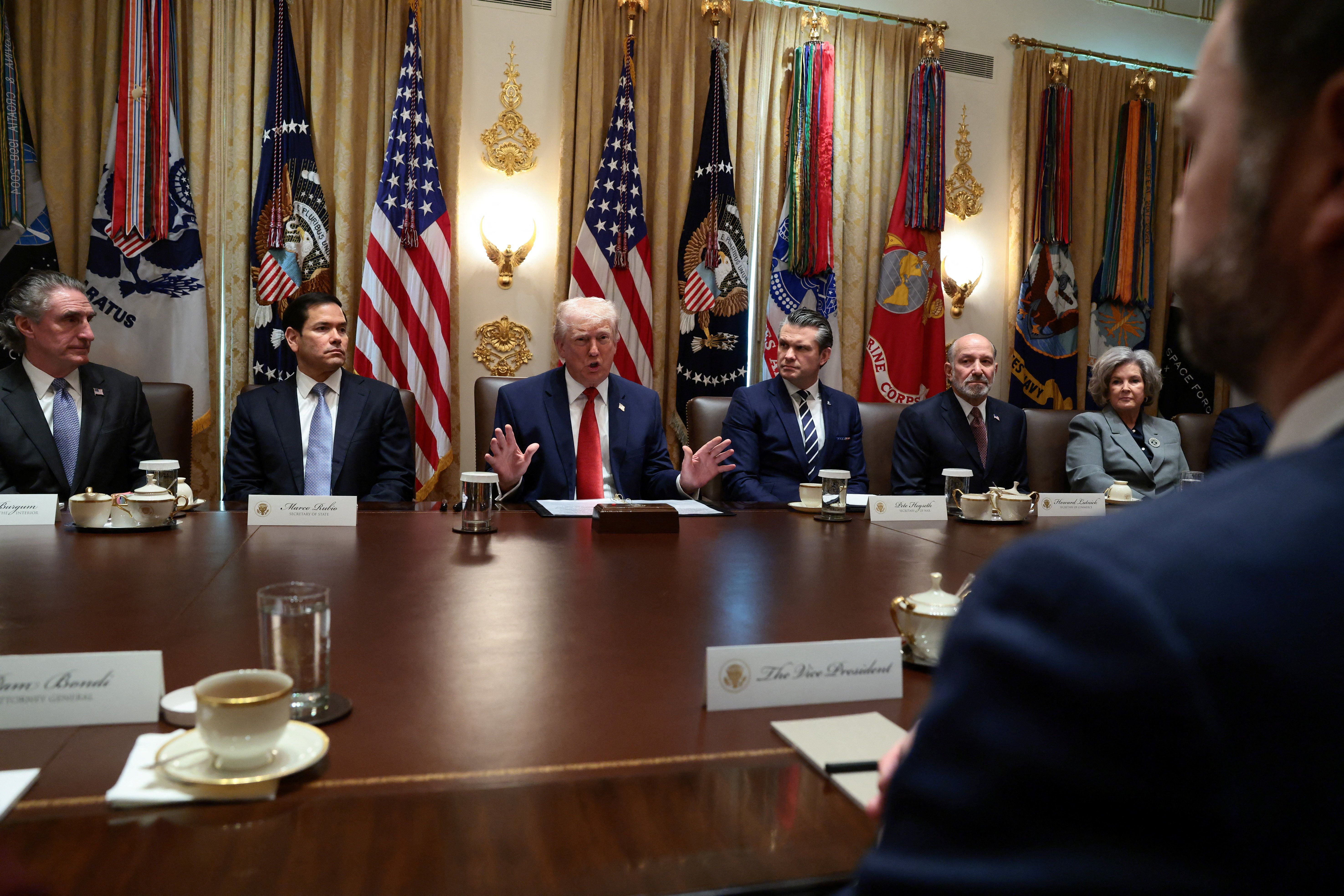 دونالد ترامپ برای حمله به نیروگاه‌ها در ایران ۱۰ روز مهلت داد