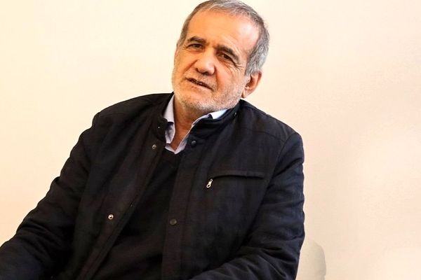 الرئيس الإيراني: نحن دعاة سلام ونعتبر دول المنطقة إخوة لنا