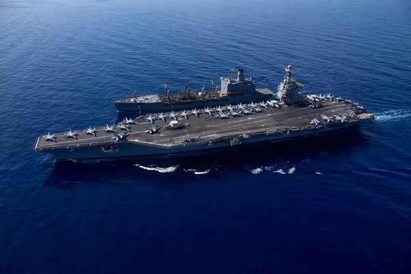 سنتکام: برای نخستین بار در چند دهه، سه ناو هواپیمابر آمریکا همزمان در خاورمیانه فعالند