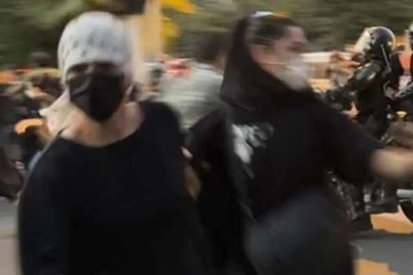 "العفو الدولية" تنشر تقريرا مؤلفا من120صفحة حول اعتداءات عناصر الأمن الإيراني على متظاهرين