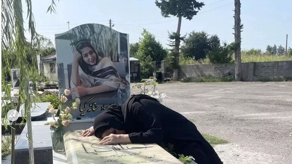 والدة إحدى ضحايا الاحتجاجات لنظام طهران: ليس لديكم ذرة من الإنسانية