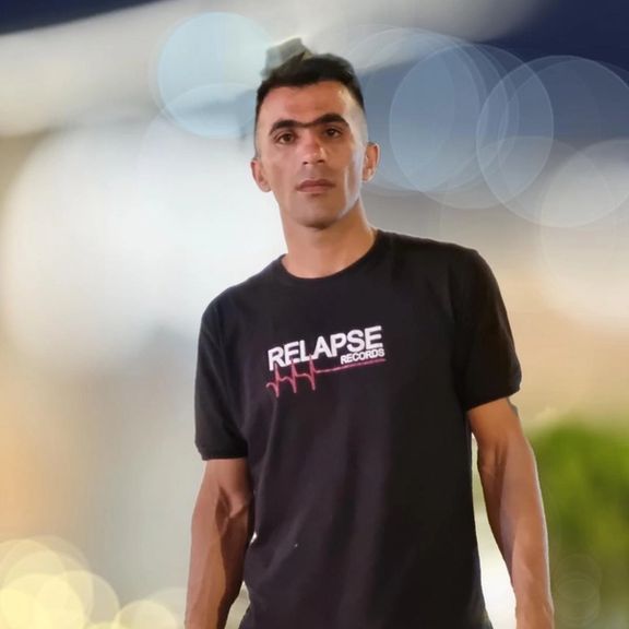 وحید عباسی، معترض ایذهای با وجود گلوله ساچمهای داخل چشمش در زندان است