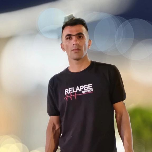 المعارض الإيراني وحيد عباسي ما زال في السجن رغم وجود رصاصة داخل عينه